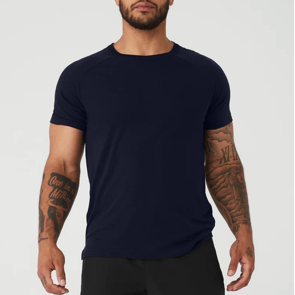 ALO Yoga Men's Short Sleeve Crewneck T-Shirt in Navy